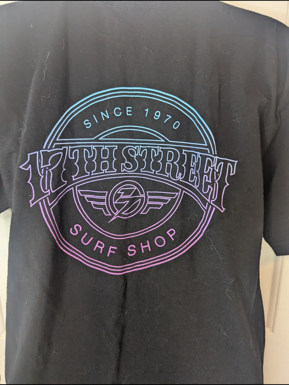 17th Street Surf Shop Graphic Tee Medium M Black Retro Lightning Bolt Wings - Picture 4 of 7